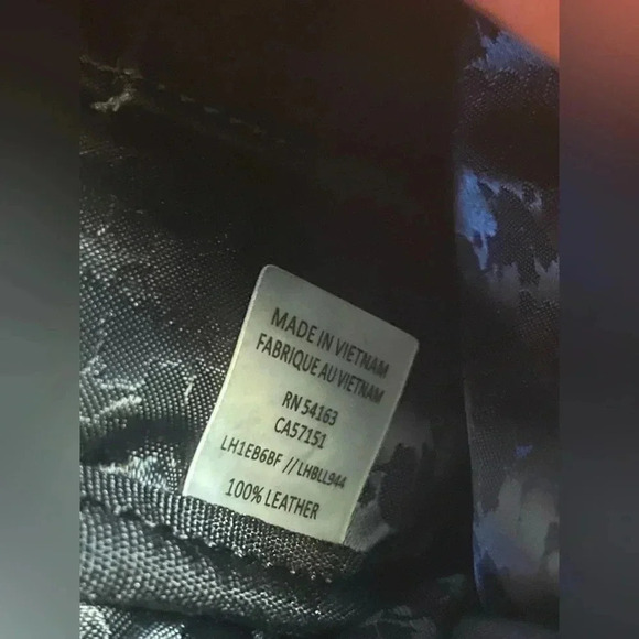 ๐ธ Karl Lagerfeld ๐ธ 100% Leather ๐ธ Crossbody bag ๐ธ Brand new ๐ธ - Picture 7 of 8